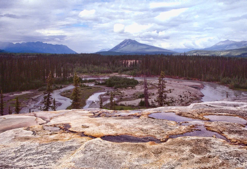 Rabbitkettle Hotsprings